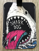 [돌돌] SHARK DOG-LUGGAGE TAG-03 상어 불독 강아지 서핑 서퍼 샤크독 하와이 캐릭터 그래픽 디자인 여행 가방 캐리어 네임택 러기지택 캐리어택 이름표 
